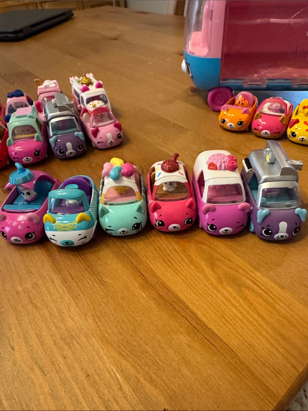 Shopkins Cutie Cars Lot with Carrying Case - Picture 6 of 15